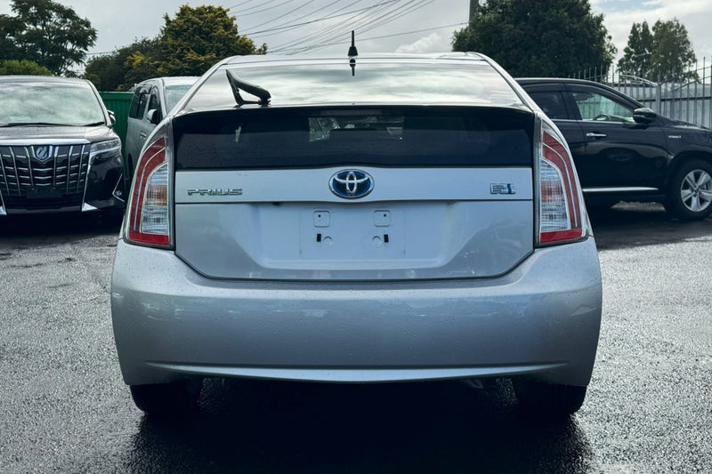 2014 Toyota Prius image 3