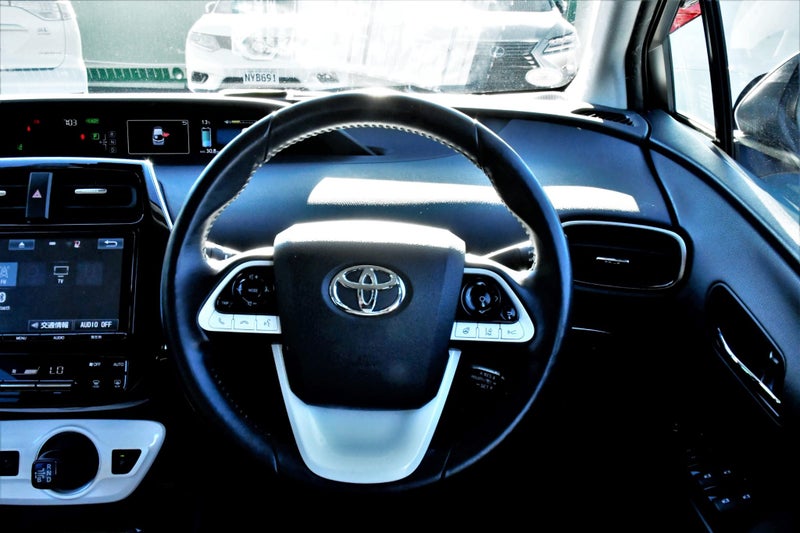 2017 Toyota Prius image 13