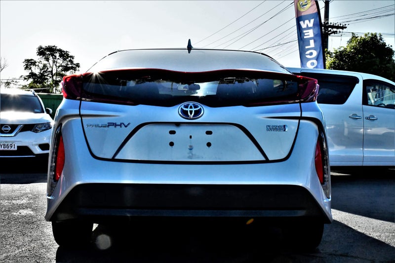2017 Toyota Prius image 3