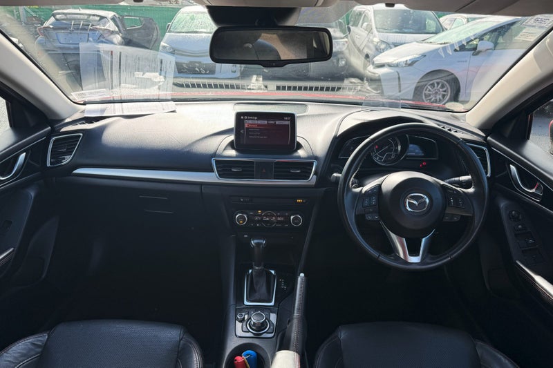 2013 Mazda Axela image 13